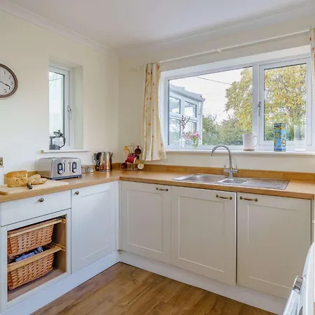 4 Bed In Ravenglass 85809 Hotell 3*